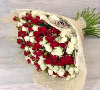 Букет из кустовых роз, Цветы, доставка цветов по москве, букет на 8 марта, изысканный букет для женщины, кустовая роза, букет из роз москва, москва букеты, фиоре, корпоративные букеты
