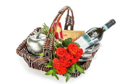 красные розы, подарки на 8 марта, для женщин, женская корзина, подарочная корзина, итальянское вино, декор интерьера, преферито, доставка подарков москва, подарки москва, подарок на новый год, день матери, свидание, набор для свидания