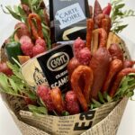 Букмужской букет купить, Букет из колбасы и сыра для мужчины, пивной букет недорого, Съедобные букеты для мужчин, корпоративные подарки для мужчин, Доставка букетов, букет на 23 февраля, Букеты из колбасы Преферитоет из колбасы,
