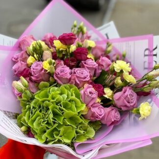 Букет цветов с розами и гортензией, доставка цветов сокол, купить букет, букет заказать с доставкой, букет на 8 марта заказ, весенний букет, Розовый букет цветов, Букет для девушки