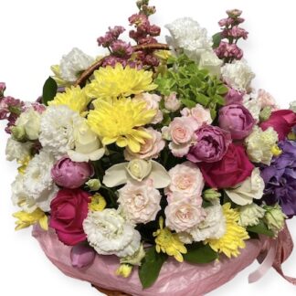 Корзина с цветами, яркая цветочная корзина заказать, букет в корзине, подарок на 8 марта, Цветы для женщины купить, доставка цветов по Москве, Цветы Преферито